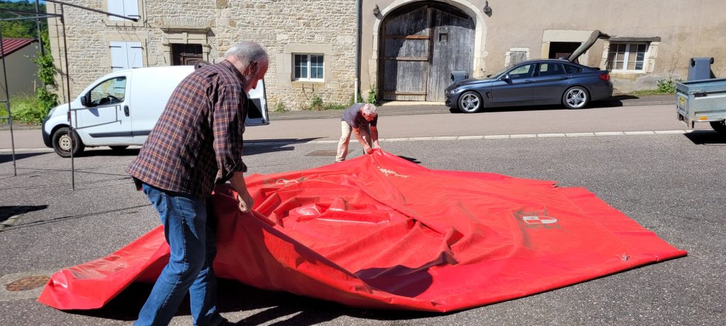 Mais le lendemain, il faut démonter ...
